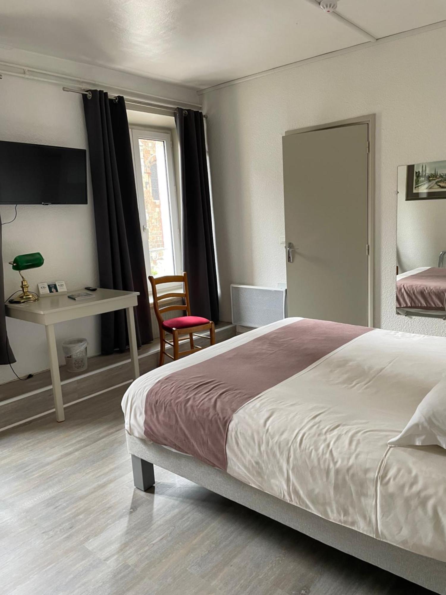 Logis Hotel Restaurant Des Voyageurs Saint-Paulien Екстер'єр фото