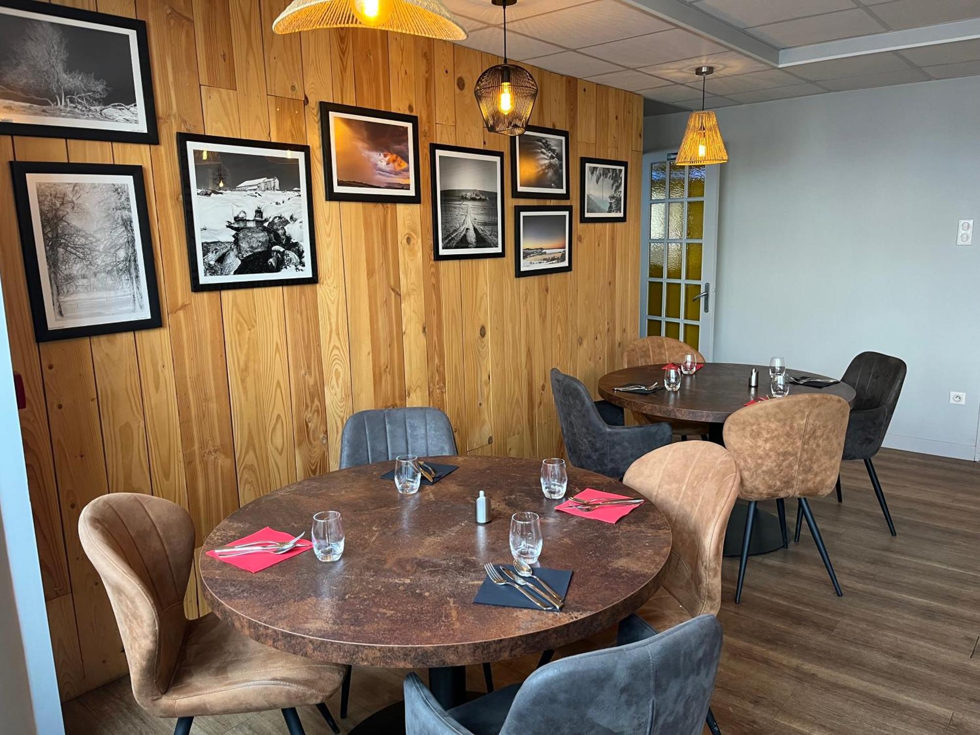 Logis Hotel Restaurant Des Voyageurs Saint-Paulien Екстер'єр фото